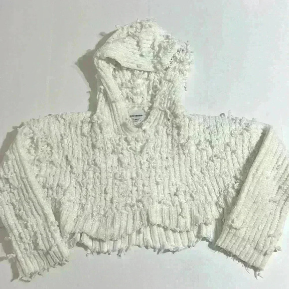 Skylar + Madison White Crop Distressed Knit Hoodie Sweater Size Medium - Picture 1 of 6